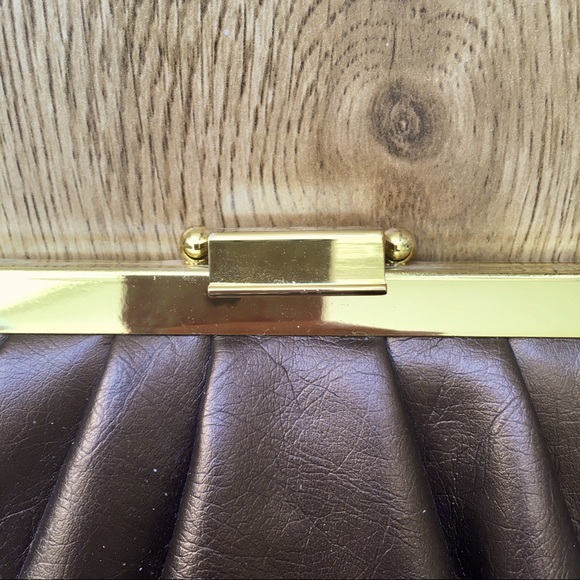 JESSICA McCLINTOCK Gorgeous Bronze Coloured Clutch is Convertible to Crossbody - Picture 2 of 7